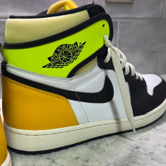 Nike Air Jordan 1 Retro High OG Volt University Gold and Black High Sneakers - Picture 3 of 7